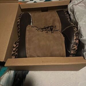 Women Brown Boots